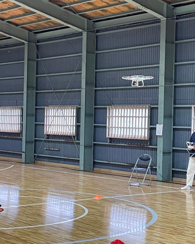 国家ライセンス対策コース

弊社ではドローンの基礎知識・操縦方法、そして国家ライセンス取得の際のサポートをさせて頂いております！

ドローン飛ばしてみたい方、国家ライセンスを考えている方、是非！！！！

ドローンの可能性は無限大です！

#ドローン #秋田 #国家資格